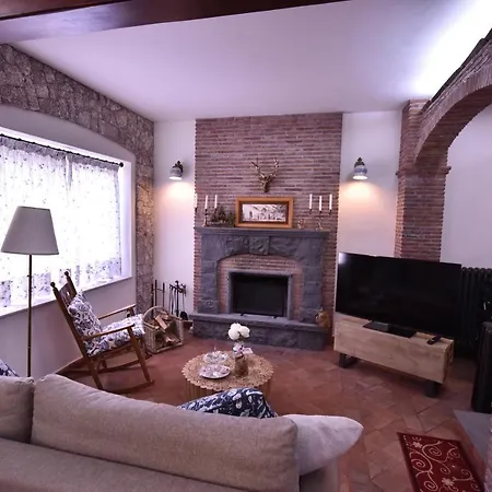 Villa Caterina, Alle Pendici Del Vulcano Etna *