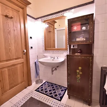 Villa Caterina, Alle Pendici Del Vulcano Etna *